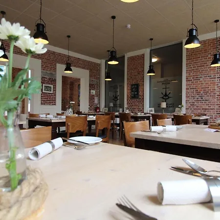 Alte Navigationsschule * Rhauderfehn